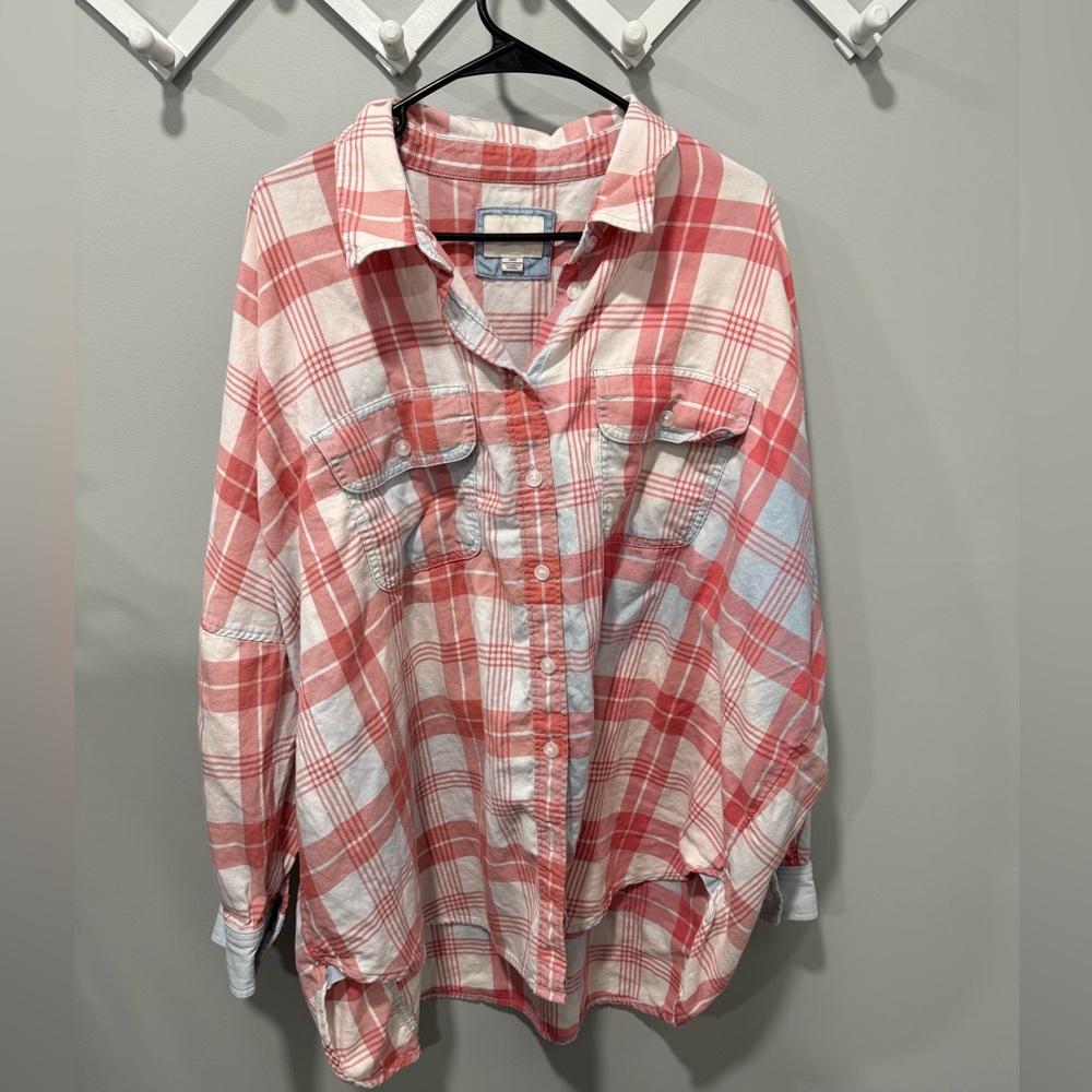 American Eagle Outfitters Red and White Plaid Button Down Shirt